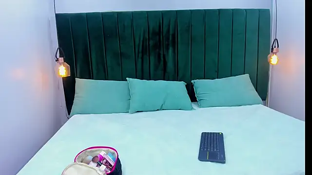 Amber-Horney online show from March 24, 1:38 pm