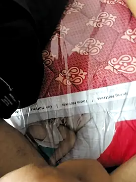 Snapshot of chocolatesboy143 chatting on February 23, 4:32 am chocolatesboy143 online show from February 23, 4:32 am