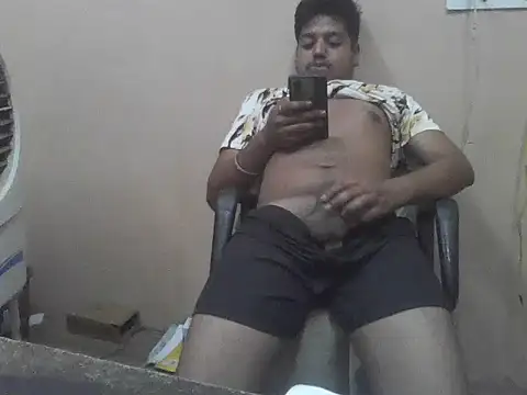 Snapshot of chocolatesboy143 chatting on May 5, 4:15 pm chocolatesboy143 online show from May 5, 4:15 pm