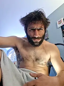 TrndSettr online show from February 15, 6:04 pm