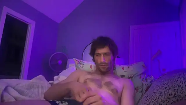 TrndSettr online show from April 8, 11:27 pm