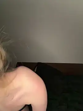 Snapshot of Zoey__08 chatting on March 2, 8:59 pm Zoey 08 online show from March 2, 8:59 pm