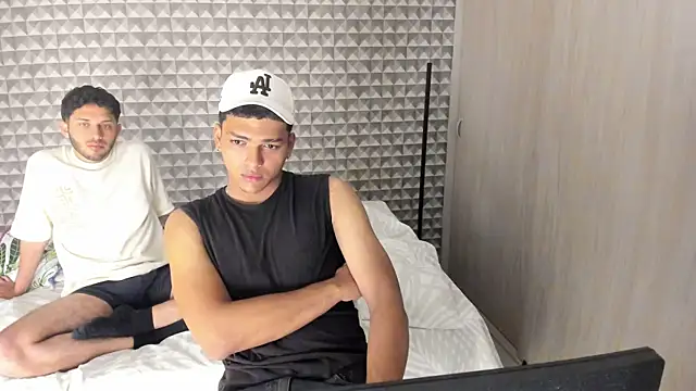 Snapshot of Keinner_BigDick chatting on April 22, 2:07 pm Keinner BigDick online show from April 22, 2:07 pm