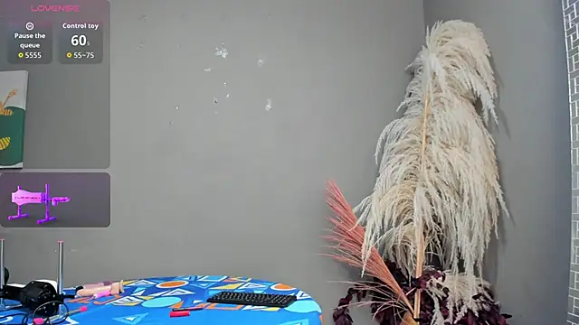 Snapshot of brendarendon chatting on February 28, 3:29 am brendarendon online show from February 28, 3:29 am