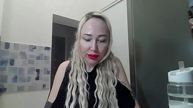 NanaGold2992 online show from March 2, 3:30 am