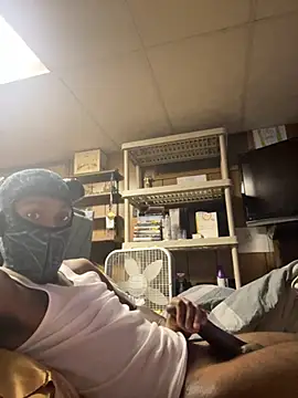 Snapshot of ProveYourLoyalty2 chatting on February 9, 11:58 am ProveYourLoyalty2 online show from February 9, 11:58 am