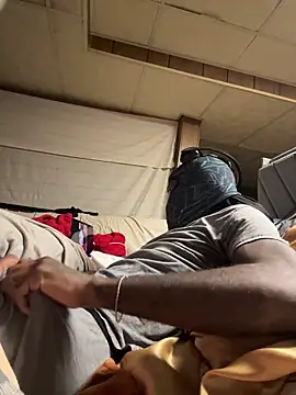 Snapshot of ProveYourLoyalty2 chatting on February 10, 7:23 am ProveYourLoyalty2 online show from February 10, 7:23 am