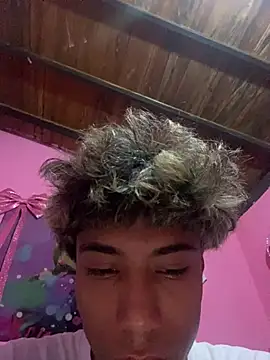 Snapshot of Adan21_cm chatting on February 3, 5:49 am Adan21 cm online show from February 3, 5:49 am