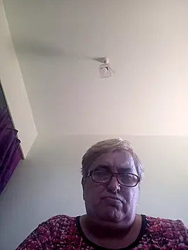 Snapshot of SusanStar874 chatting on May 4, 10:00 am SusanStar874 online show from May 4, 10:00 am