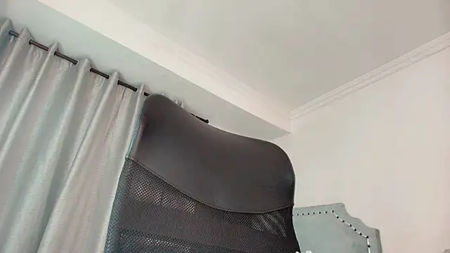 Snapshot of paulina_ponce chatting on February 3, 6:40 am paulina ponce online show from February 3, 6:40 am