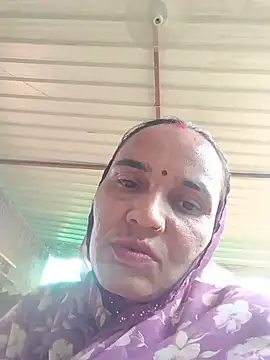 Snapshot of Muskan44s chatting on August 2, 10:57 am Muskan44s online show from August 2, 10:57 am