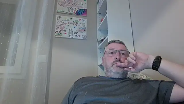 doudou310 online show from March 18, 4:37 am