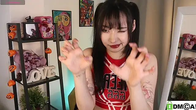 Noiry Vuvez online show from April 9, 8:14 pm