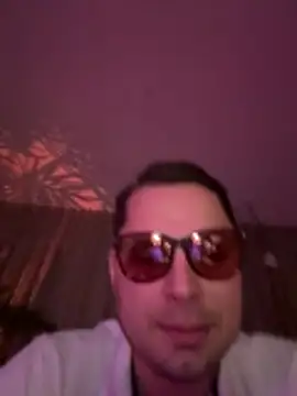 hottogetherNL online show from March 4, 9:10 pm