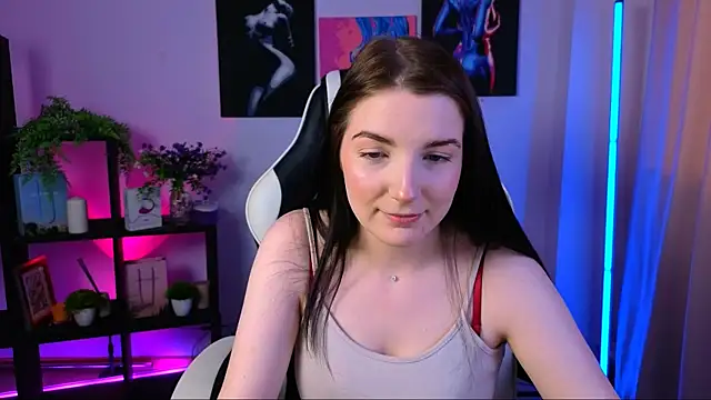 AliceChanel online show from April 10, 9:25 am