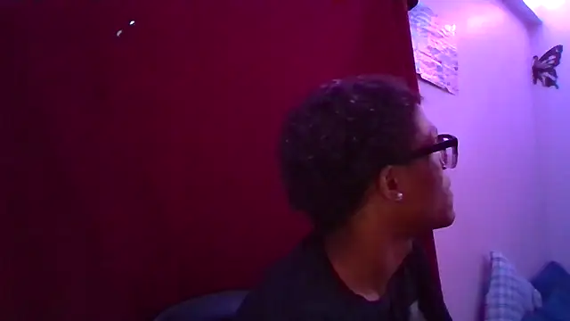 Snapshot of vexahleah chatting on May 21, 2:35 pm vexahleah online show from May 21, 2:35 pm
