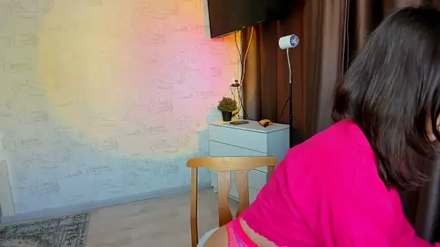 Hey Mia online show from February 28, 6:03 am