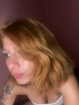 Snapshot of casal_atrevido chatting on May 2, 10:04 pm casal atrevido online show from May 2, 10:04 pm