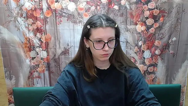 LilianaShine online show from March 4, 6:19 am