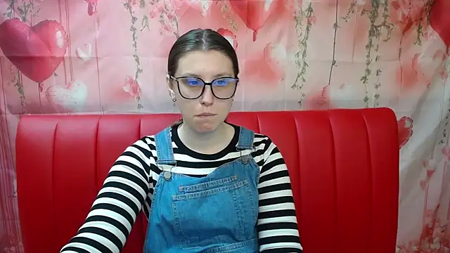 Snapshot of LilianaShine chatting on May 14, 5:14 am LilianaShine online show from May 14, 5:14 am