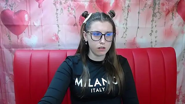 Snapshot of LilianaShine chatting on May 16, 10:36 am LilianaShine online show from May 16, 10:36 am