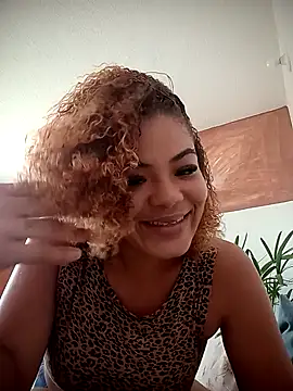 QuartoFechado online show from February 7, 1:48 pm