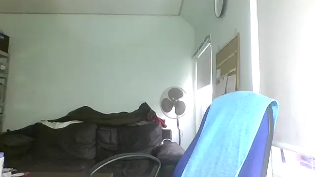 Snapshot of Slave_Nicky chatting on February 10, 1:26 pm Slave Nicky online show from February 10, 1:26 pm