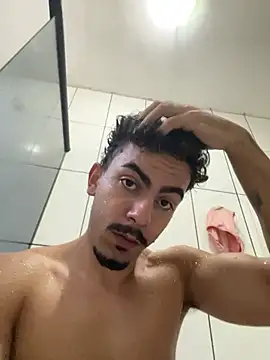 Snapshot of menoquarenta chatting on April 21, 12:00 pm menoquarenta online show from April 21, 12:00 pm