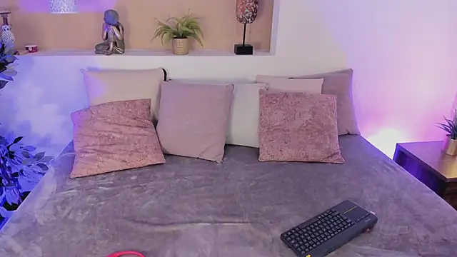 xiomara cortes online show from March 29, 12:38 pm