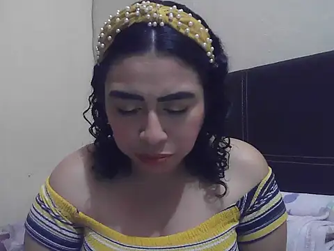 Snapshot of DalilahMx chatting on February 6, 3:15 pm DalilahMx online show from February 6, 3:15 pm