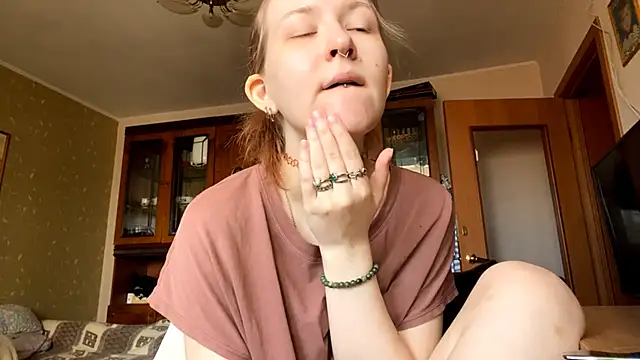 LaureenVielma online show from April 16, 9:10 am