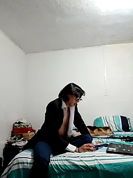 Snapshot of Particular0189 chatting on February 5, 6:51 am Particular0189 online show from February 5, 6:51 am