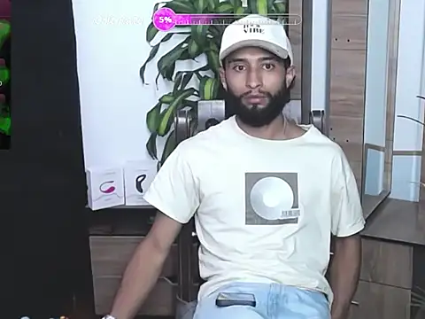 Snapshot of _noahdiaz chatting on February 7, 10:02 pm noahdiaz online show from February 7, 10:02 pm