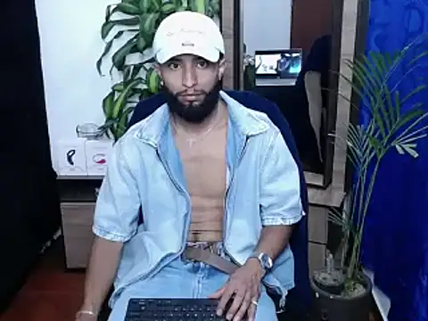 Snapshot of _noahdiaz chatting on February 17, 5:59 am noahdiaz online show from February 17, 5:59 am