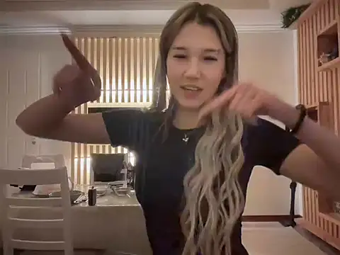 lilXdomiii online show from February 2, 1:54 pm