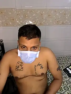 Snapshot of silkboy69 chatting on February 8, 4:32 pm silkboy69 online show from February 8, 4:32 pm