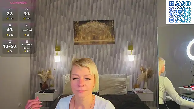 Snapshot of Ann_Annise chatting on June 3, 1:19 am Ann Annise online show from June 3, 1:19 am
