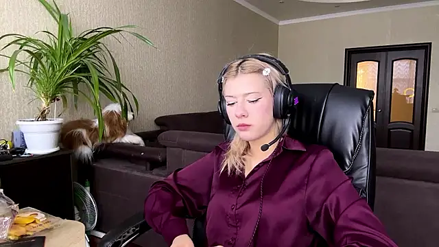 LadyFoxLove online show from February 4, 10:21 am