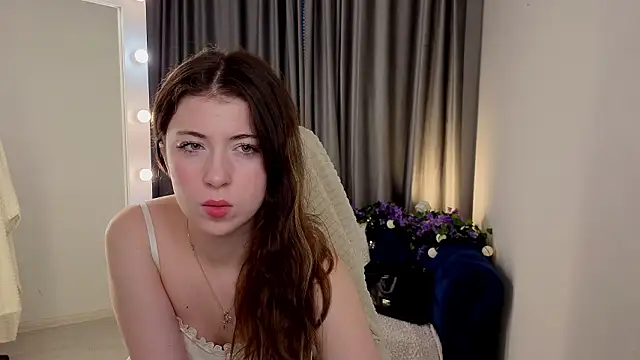 LunarDreamm online show from February 15, 2:03 pm