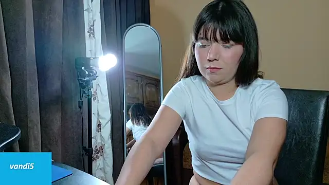 VandiFive online show from April 9, 8:36 pm