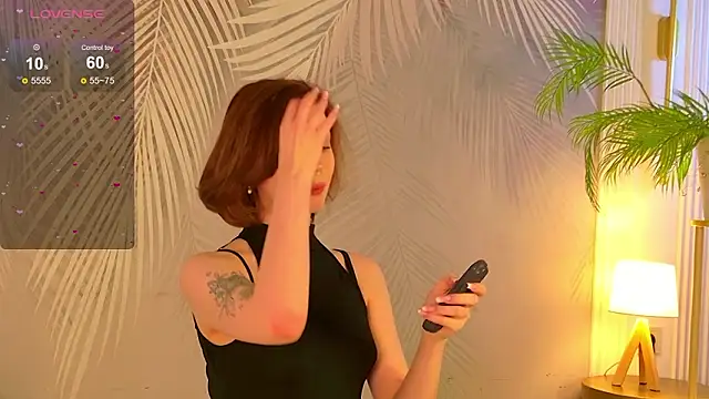 Snapshot of VivanWestwood chatting on February 27, 5:13 pm VivanWestwood online show from February 27, 5:13 pm