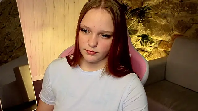 Snapshot of Candy_Lir chatting on February 10, 9:02 am Candy Lir online show from February 10, 9:02 am