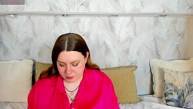 Snapshot of Valery_Grand chatting on February 11, 9:14 am Valery Grand online show from February 11, 9:14 am