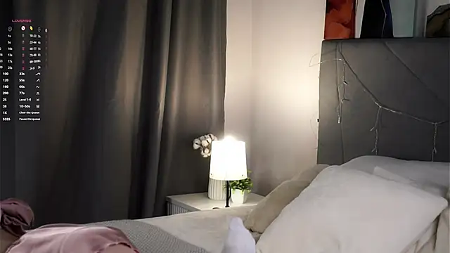 Snapshot of BlondellBolio chatting on February 25, 9:13 pm BlondellBolio online show from February 25, 9:13 pm