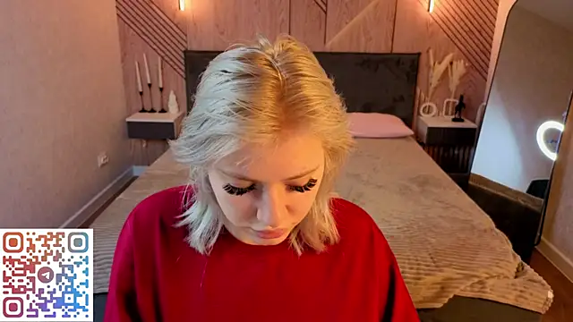 Snapshot of Kate_Krose chatting on May 2, 1:10 am Kate Krose online show from May 2, 1:10 am