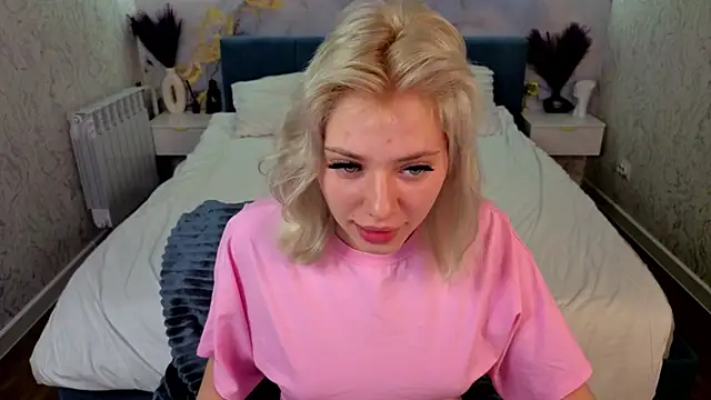 Snapshot of Kate_Krose chatting on May 9, 1:00 am Kate Krose online show from May 9, 1:00 am