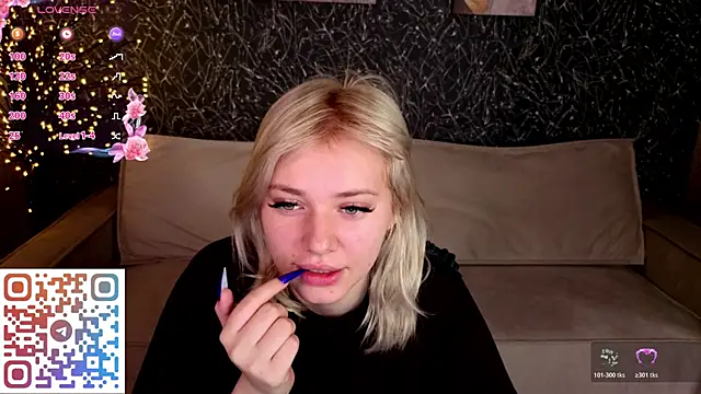 Snapshot of Kate_Krose chatting on May 21, 4:58 pm Kate Krose online show from May 21, 4:58 pm