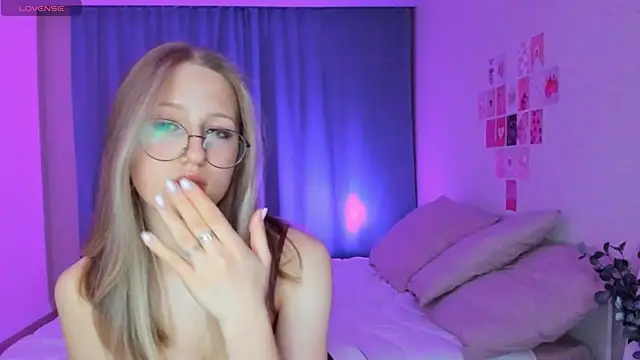 Snapshot of Vega_Taylor chatting on February 26, 3:38 am Vega Taylor online show from February 26, 3:38 am