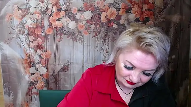 Snapshot of RenataDaster chatting on February 18, 5:53 pm RenataDaster online show from February 18, 5:53 pm