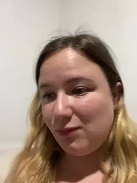 Snapshot of tuzorra99 chatting on March 17, 6:44 pm tuzorra99 online show from March 17, 6:44 pm